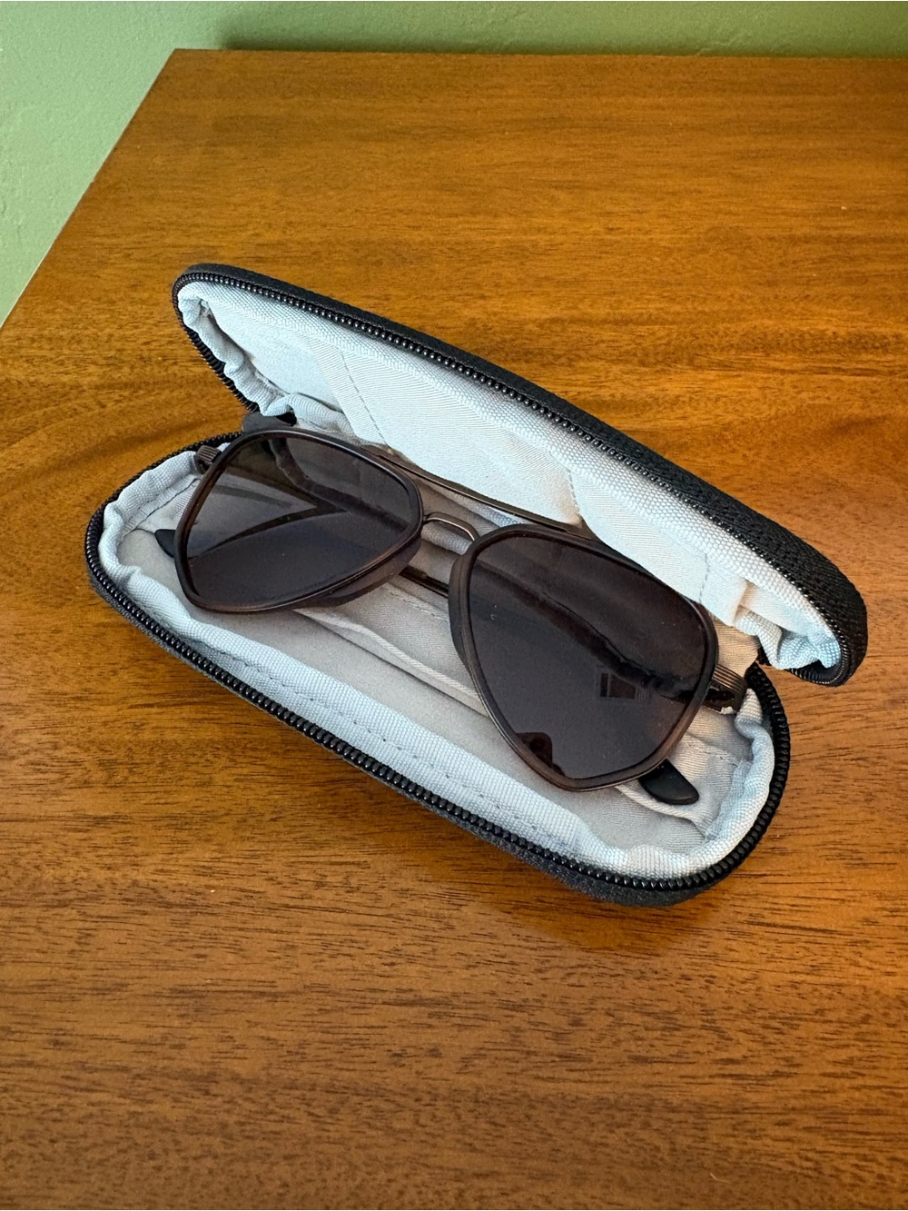 Women's Black Aviator-Style Sunglasses with Slim Case